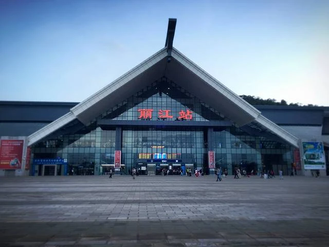 佛山到麗江空運物流公司-佛山至麗江物流貨運專線海陸空運輸一體化服務